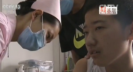 5月29日上午8:00 高明杰手术前检查。